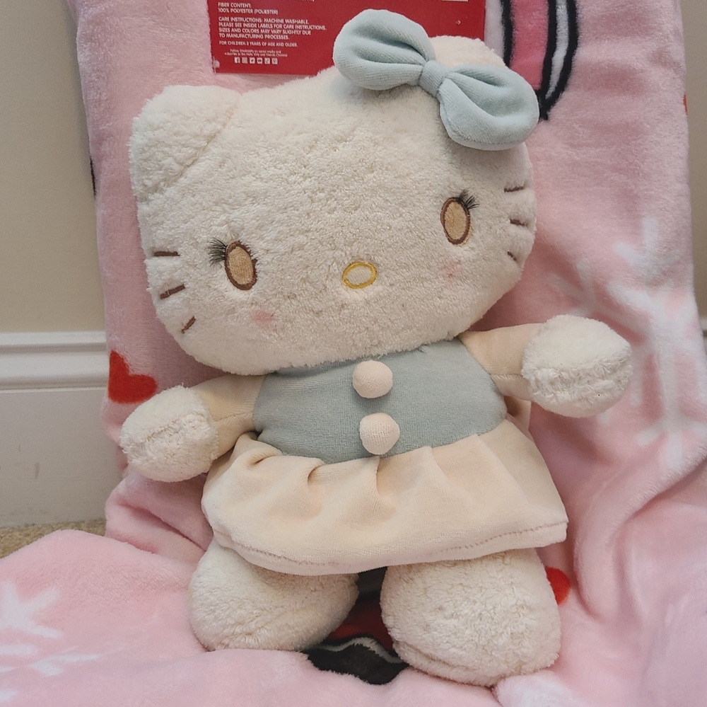 Hello Kitty Plush 💗 Rare HTF